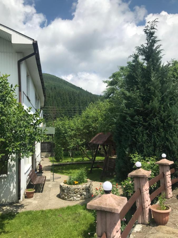 Садиба Диво Квітка Tatariv Exterior photo