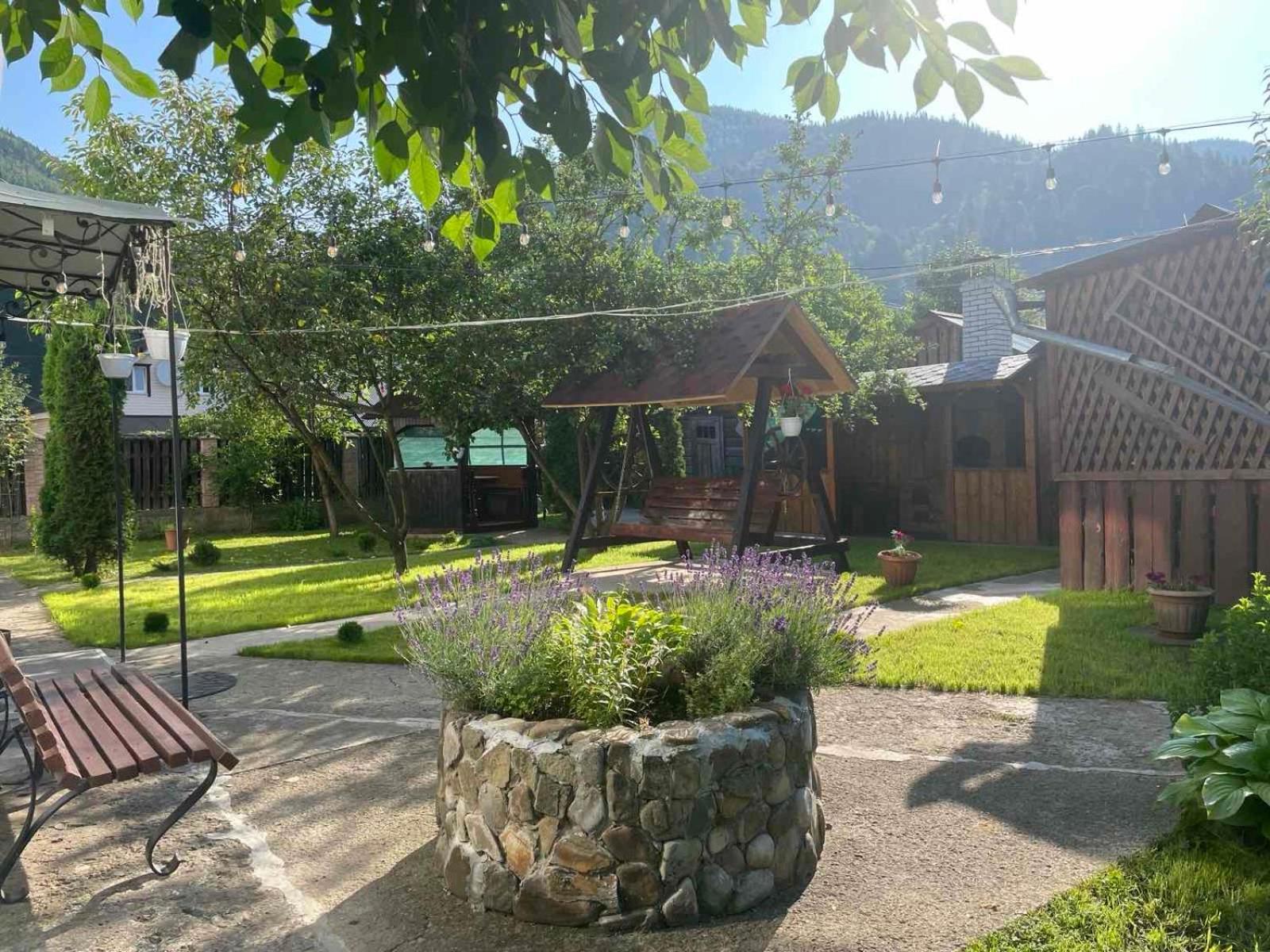Садиба Диво Квітка Tatariv Exterior photo